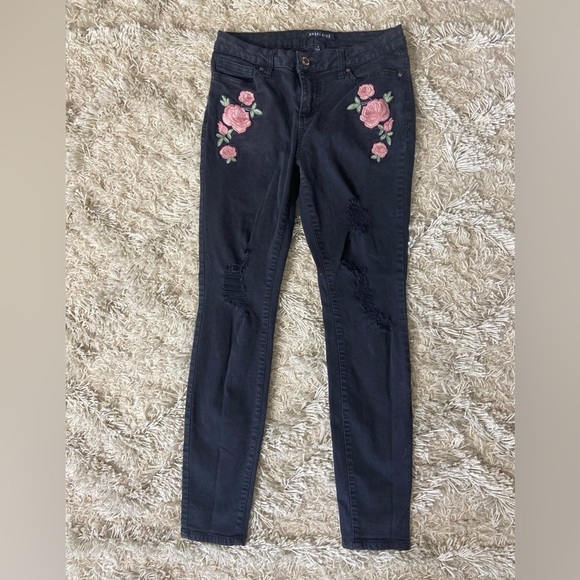 Angel Kiss Grunge Whimsigoth Pink Rose Embroidered Black Destructed Jeans Size 7 - Picture 1 of 10